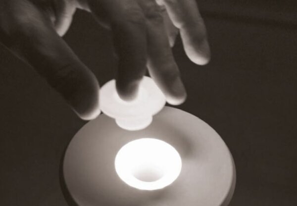 Sigor Nuflair sonnengelb Akku-Tischleuchte mit Vaseneinsatz