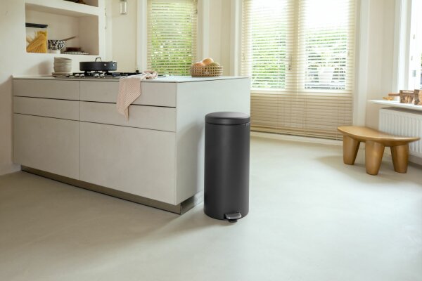 Brabantia NewIcon Treteimer 30 L mit Kunststoffeinsatz