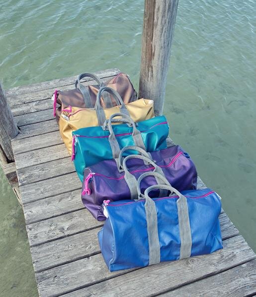 VegaLed Travelbag violet von farbenfreunde