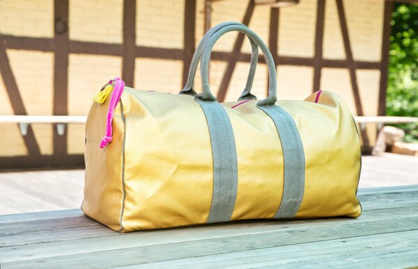 VegaLed Travelbag violet von farbenfreunde