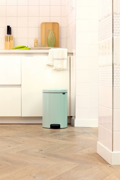Brabantia NewIcon Treteimer 12 L mit Kunststoffeinsatz