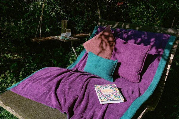 Fresh Luxury Beach Plaid 132x180cm ultra violet/jade green von farbenfreunde