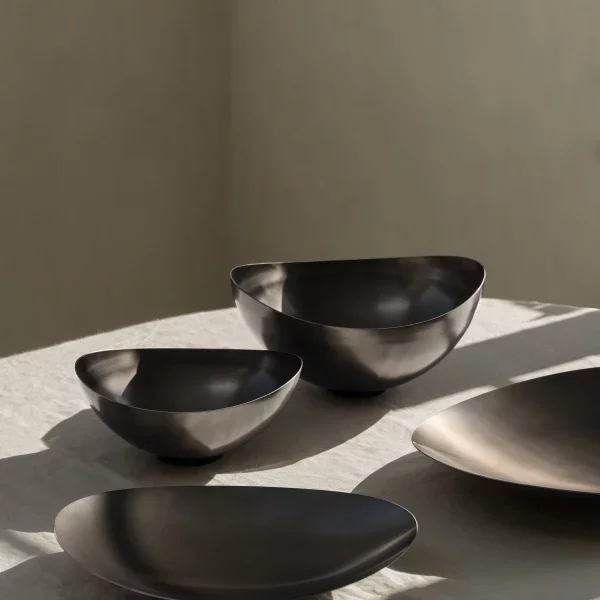 blomus Flache Schale -ONDEA- Farbe Burned Metal Größe M