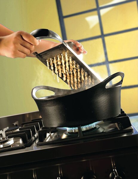 Gefu Spätzlehobel Edelstahl TRADIZIONE, kurze Spätzle