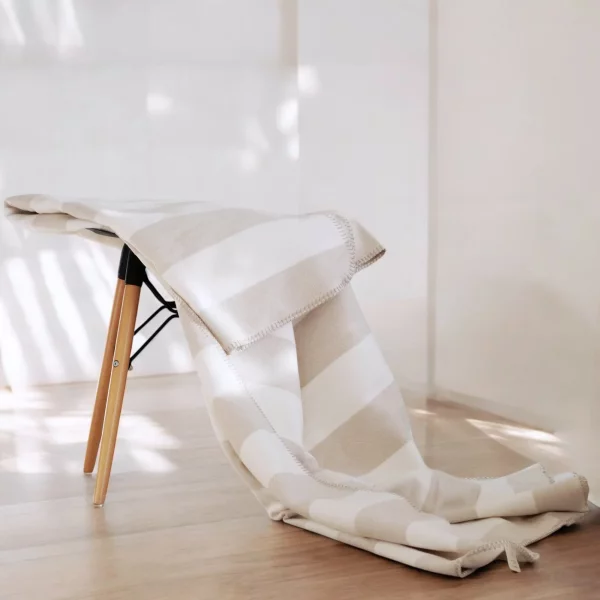 Riema Kuscheldecke Stine beige-weiß