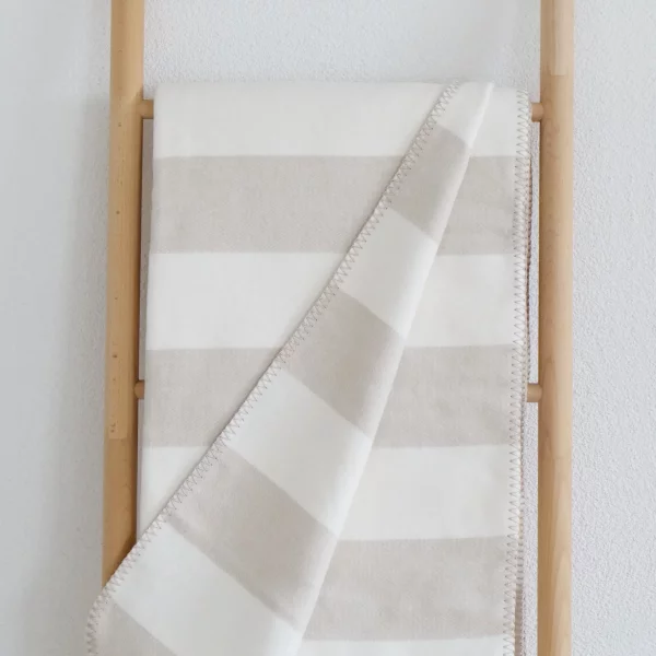 Riema Kuscheldecke Stine beige-weiß