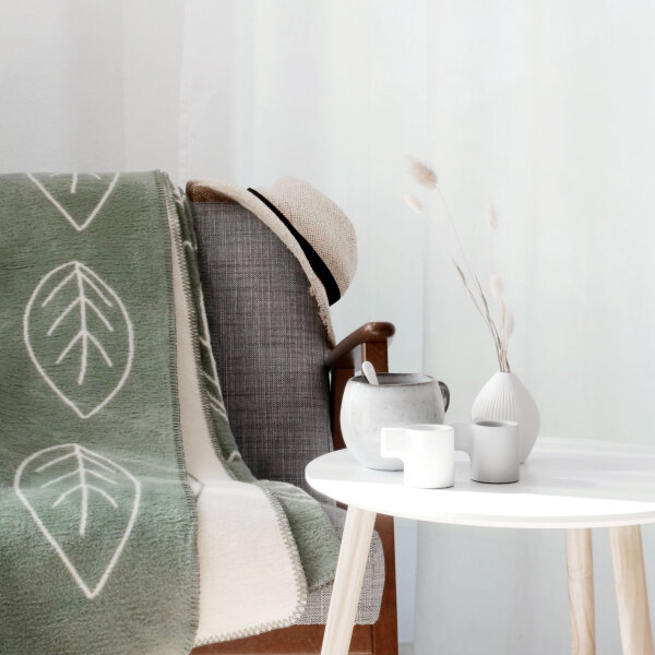 Riema Kuscheldecke Bente grün-natur