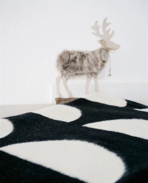 Riema Kuscheldecke JORIS schwarz-natur